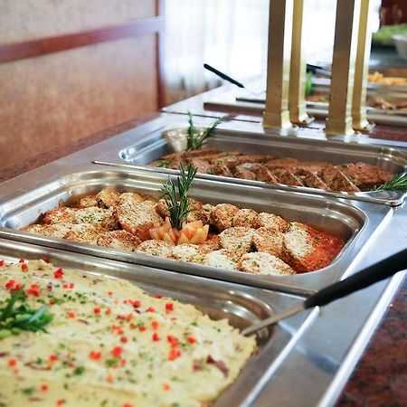 Fluno Center Hotel Madison Restoran gambar